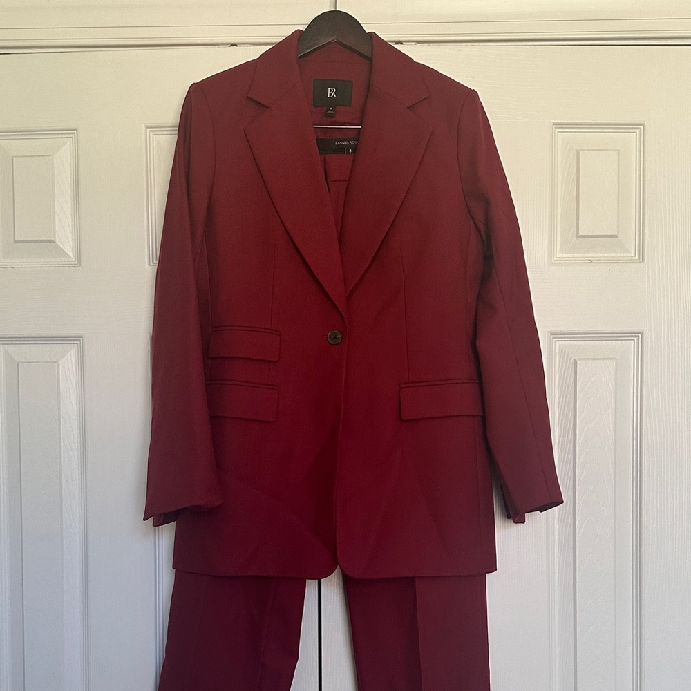 {Banana Republic} Lux Burgundy Womens Suit